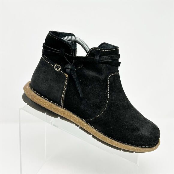Born Tarkiln Black Suede Leather Flat Ankle Booties Size 7.5 Fall Cushioned Sole - Picture 1 of 13